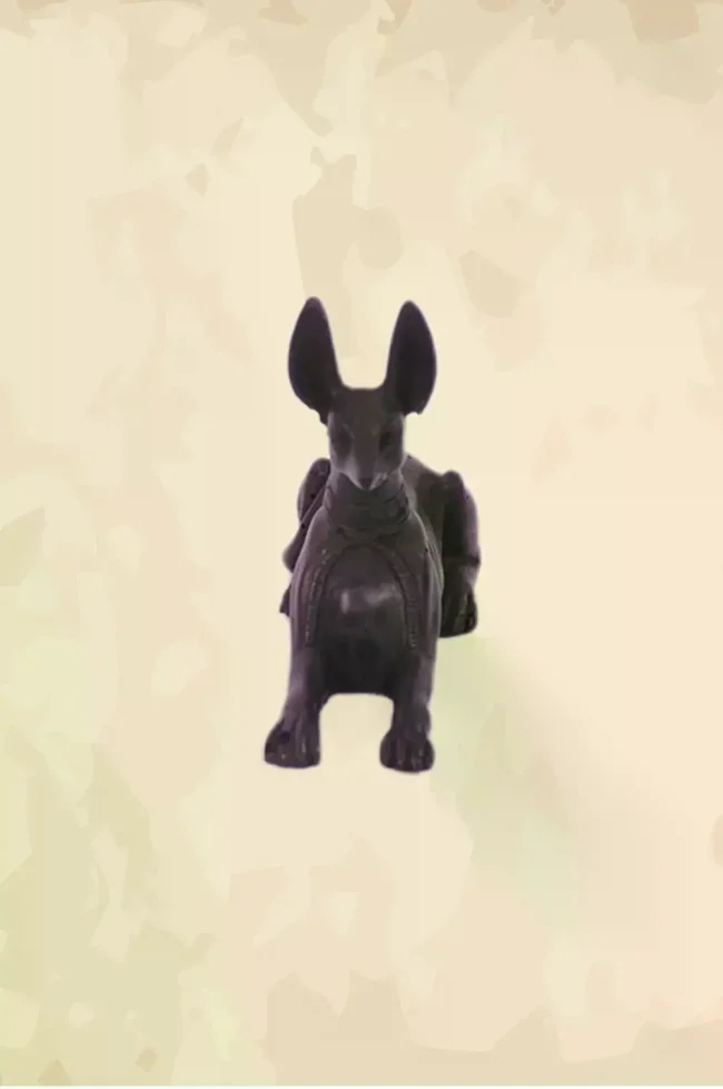 Abunis black statue